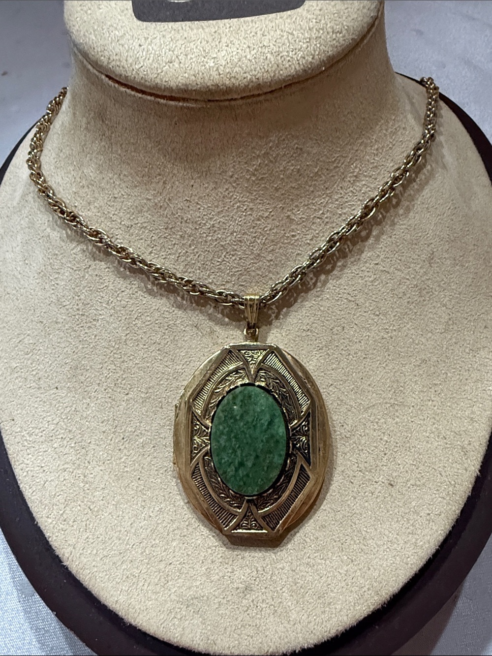 Rare Vintage Gold-Tone Locket Pendant Statement Necklace!